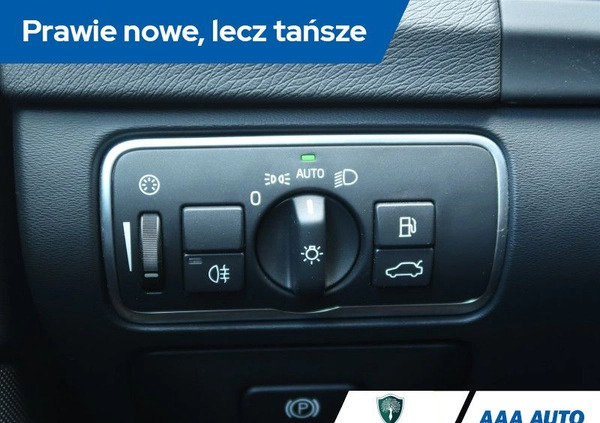 Volvo V60 Cross Country cena 70000 przebieg: 191849, rok produkcji 2016 z Sieniawa małe 379